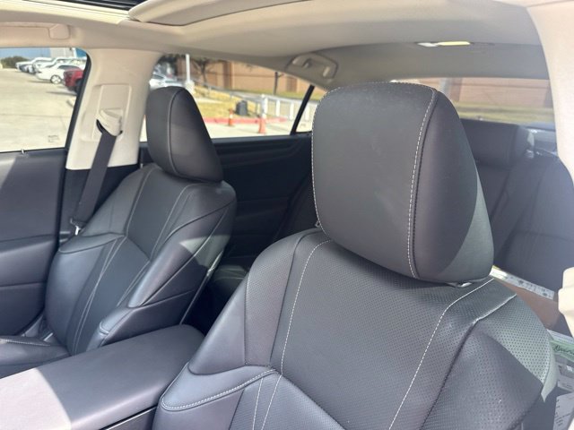 Used 2025 Lexus ES 300h w/ Luxury Package FWD image 8