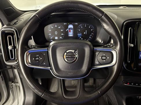Used 2019 Volvo XC40 T5 Momentum image 20