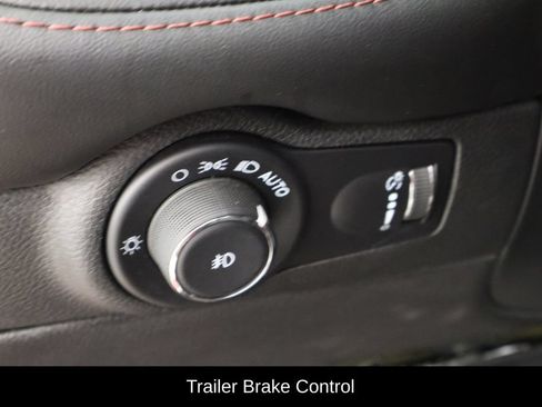 Used 2021 Dodge Durango R/T w/ Technology Group RWD image 24