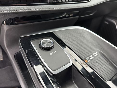 Used 2025 Buick Enclave Preferred image 34