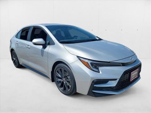 New 2026 Toyota Corolla SE image 3
