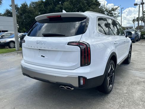 New 2025 Kia Telluride EX w/ EX Captain's Chair Package image 6
