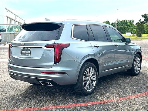 Used 2024 Cadillac XT6 Premium Luxury FWD image 8
