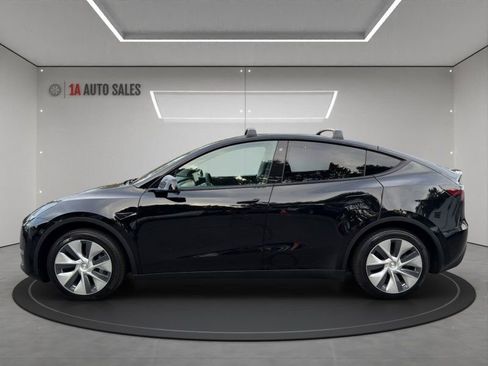 Used 2020 Tesla Model Y Long Range image 2
