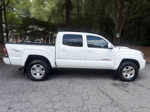 Used 2011 Toyota Tacoma PreRunner w/ TRD Sport Pkg RWD image 2