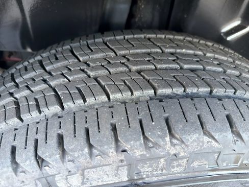Used 2019 Jeep Cherokee Latitude Plus w/ Comfort/Convenience Group AWD/4WD image 20