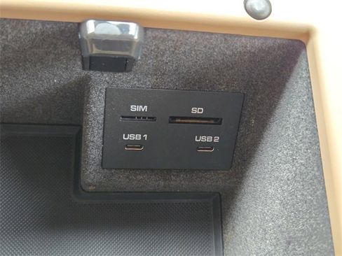 Used 2020 Porsche Macan image 30