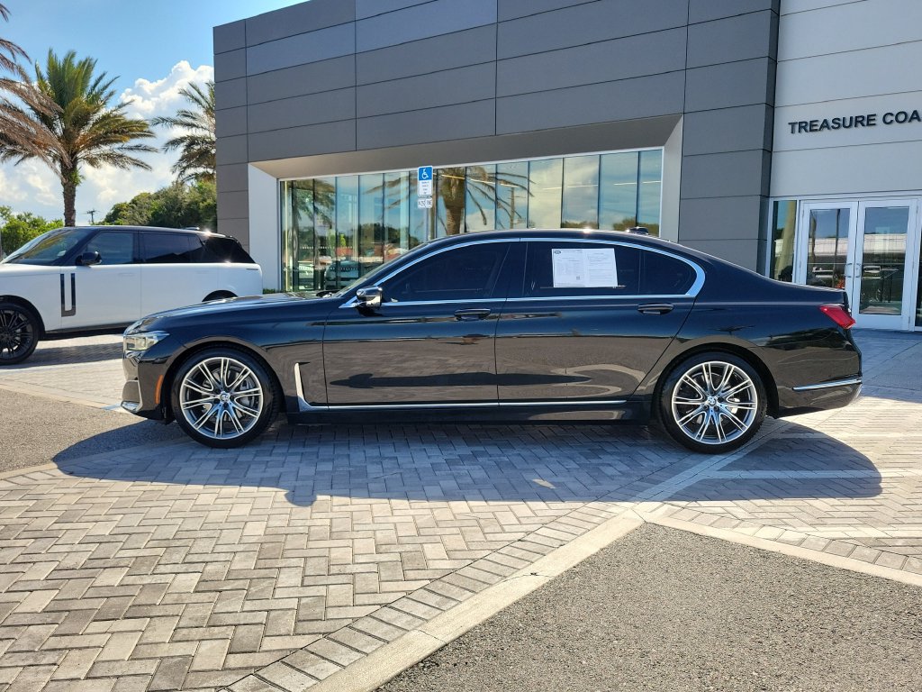 Used 2022 BMW 740i w/ Premium Package RWD image 2