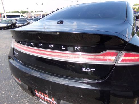 Used 2017 Lincoln MKZ Premiere FWD image 18