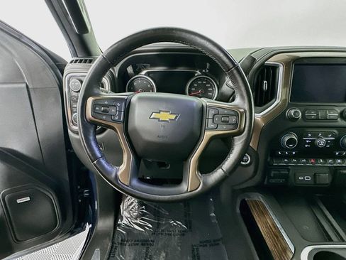 Used 2022 Chevrolet Silverado 1500 High Country w/ Technology Package AWD/4WD image 18