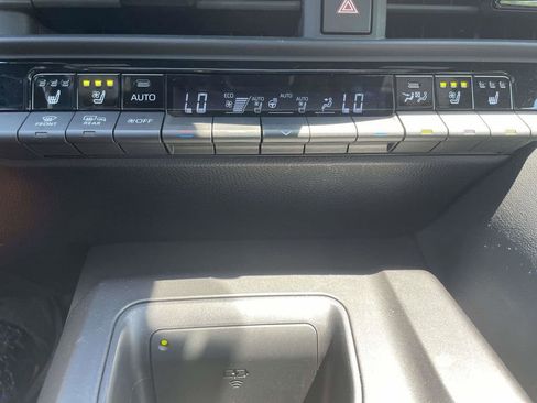 Used 2023 Toyota Crown AWD/4WD image 38