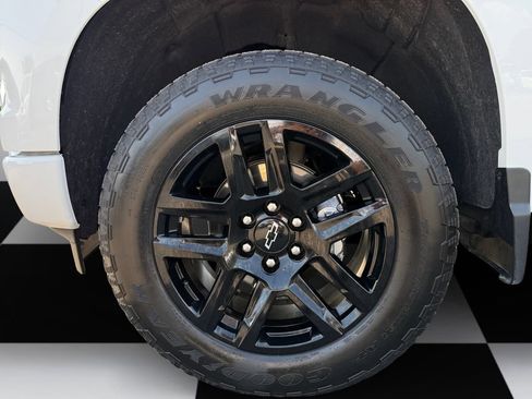 Used 2024 Chevrolet Silverado 1500 Custom AWD/4WD image 14