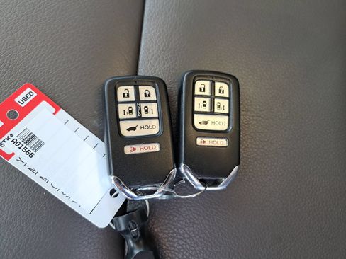 Used 2015 Honda Odyssey Touring image 14