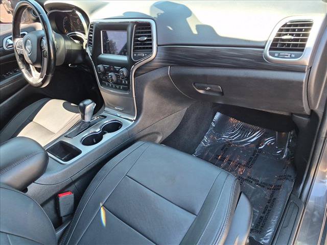 Used 2020 Jeep Grand Cherokee Laredo AWD/4WD image 22