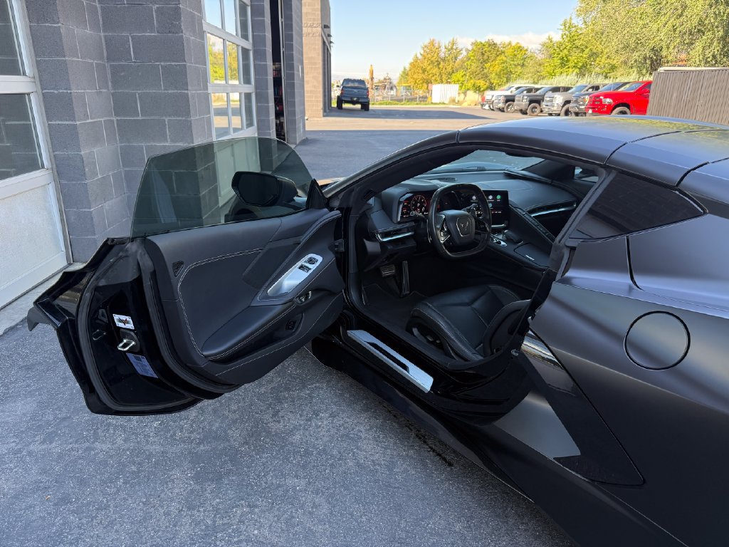 Used 2022 Chevrolet Corvette Stingray Coupe w/ Battery Protection Package RWD image 18