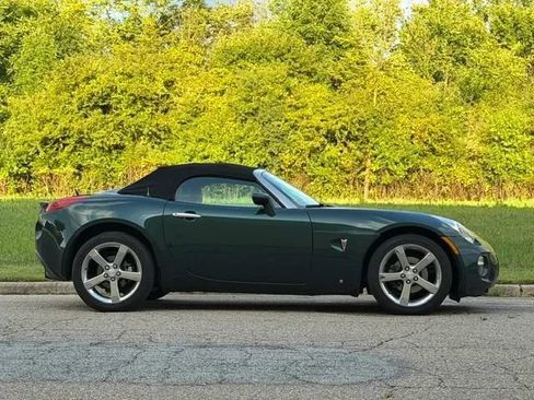 Used 2009 Pontiac Solstice GXP w/ Premium Package RWD image 40