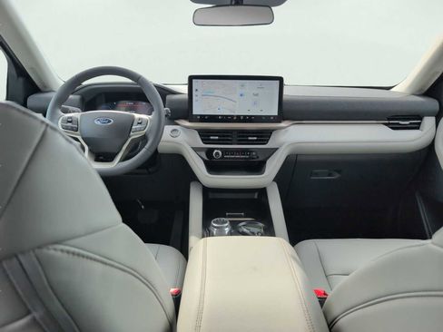 New 2025 Ford Explorer Active w/ Active Comfort Package image 10