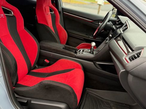 Used 2019 Honda Civic Type R image 12