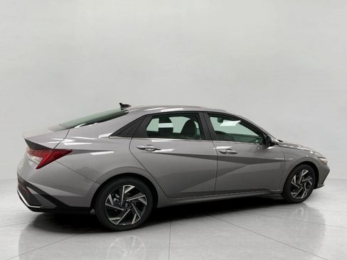 New 2026 Hyundai Elantra Limited image 2