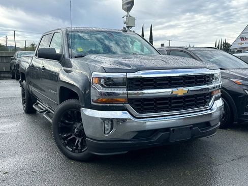 Used 2017 Chevrolet Silverado 1500 LT w/ LT Eassist Package image 2