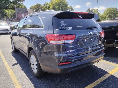Used 2018 Kia Sorento AWD image 5