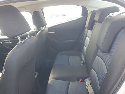 Used 2019 Toyota Yaris LE image 10