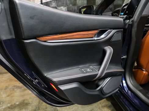 Used 2017 Maserati Ghibli RWD image 39