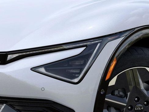 New 2025 Kia EV6 Light w/ Light LR Technology Package RWD image 11