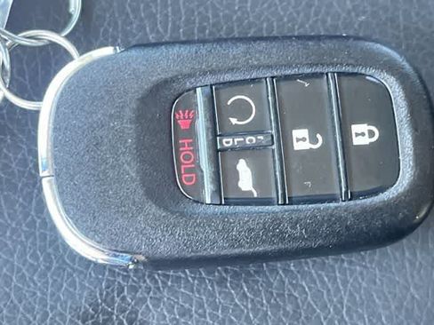 Used 2025 Honda Pilot Touring image 21