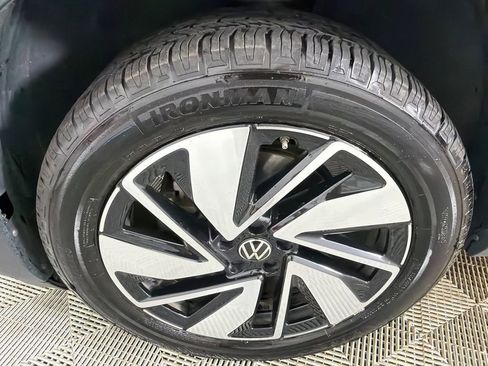 Used 2024 Volkswagen Atlas SE FWD image 11
