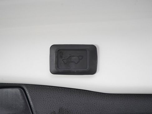 Used 2025 Toyota RAV4 XLE Premium image 16