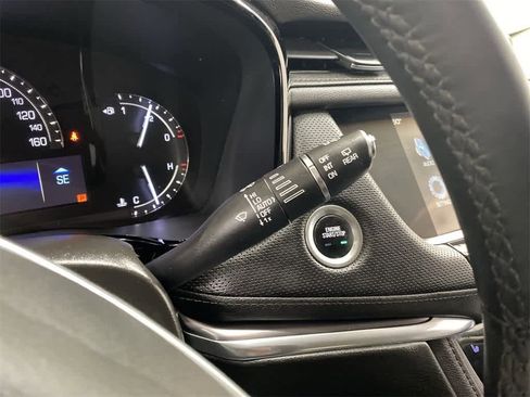 Used 2017 Cadillac XT5 Luxury image 24