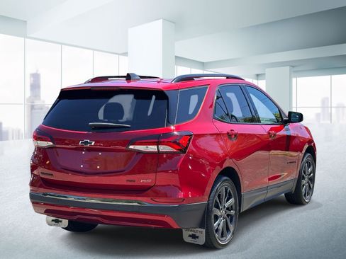 Used 2022 Chevrolet Equinox RS w/ RS Leather Package AWD/4WD image 4