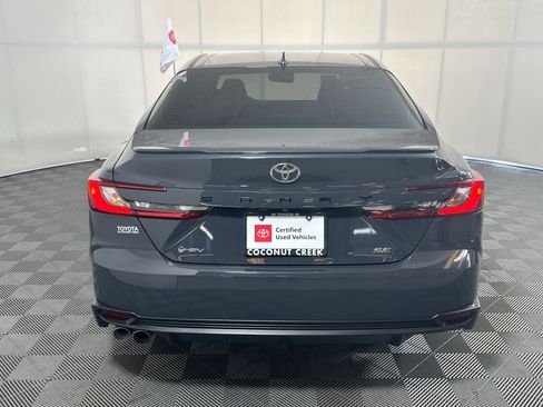 Used 2025 Toyota Camry SE w/ Convenience Package FWD image 4
