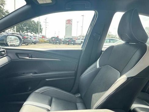 Used 2025 Toyota Camry SE w/ Convenience Package image 67