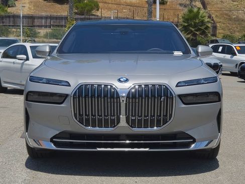 New 2026 BMW i7 eDrive50 w/ Executive Package RWD image 2