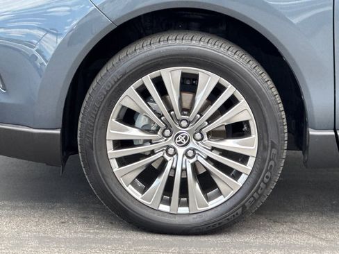 Certified 2024 Toyota Venza Limited AWD/4WD image 35