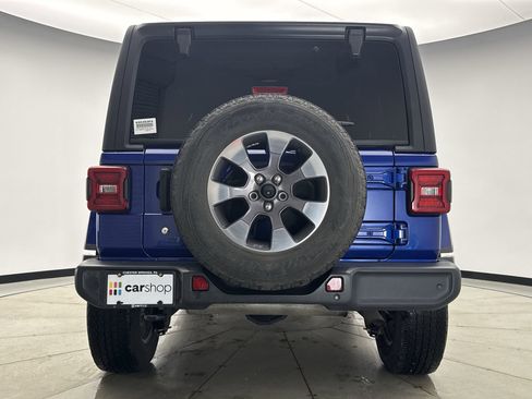 Used 2018 Jeep Wrangler Unlimited Sahara w/ Dual Top Group AWD/4WD image 4