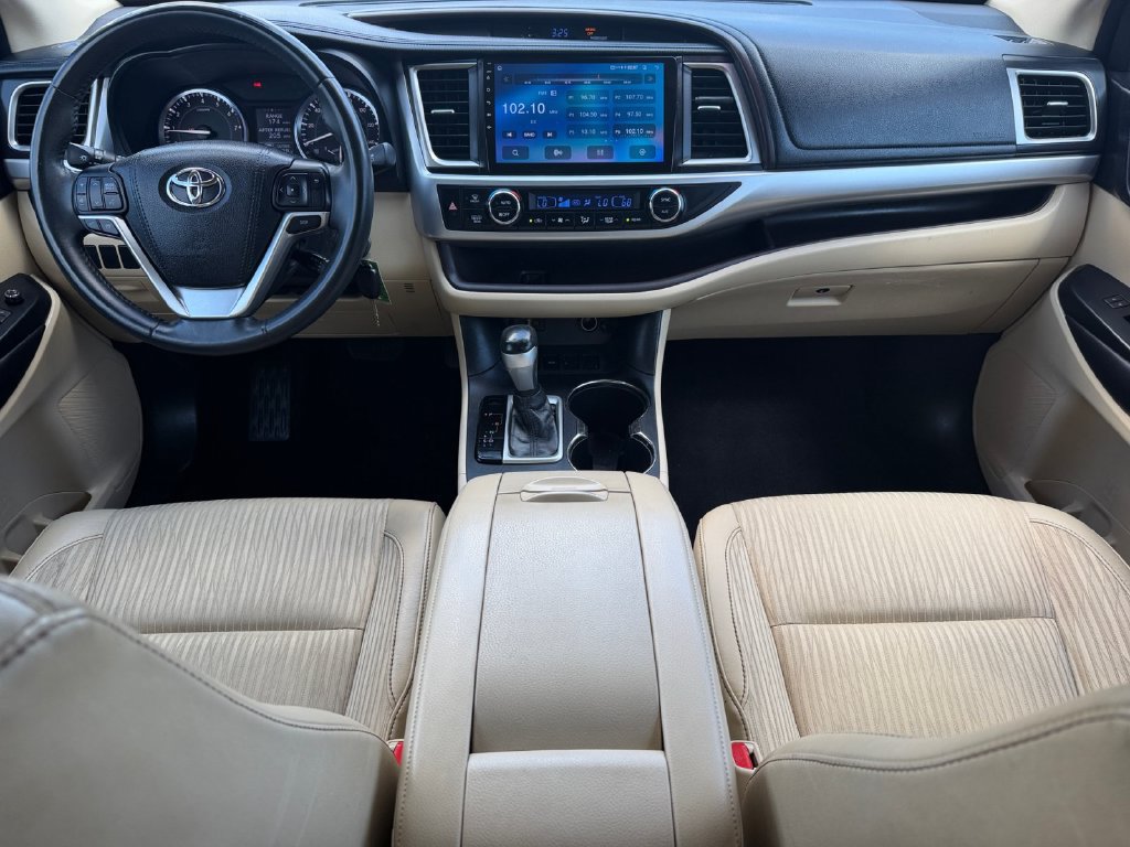 Used 2016 Toyota Highlander Plus FWD image 19