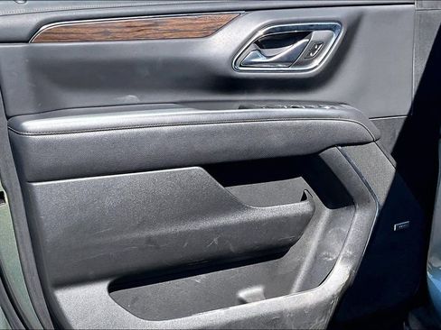 Used 2023 Chevrolet Suburban Premier image 21