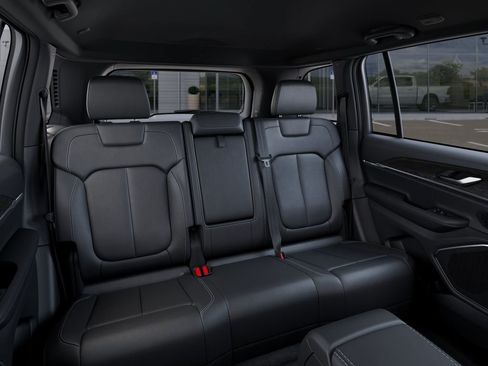 New 2026 Jeep Grand Cherokee Limited AWD/4WD image 16