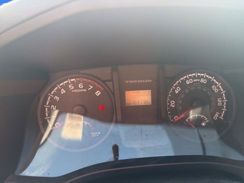 Used 2016 Toyota Tacoma SR image 5