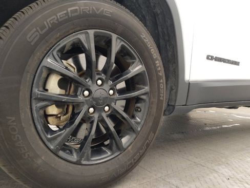 Used 2023 Jeep Cherokee Altitude Lux AWD/4WD image 31