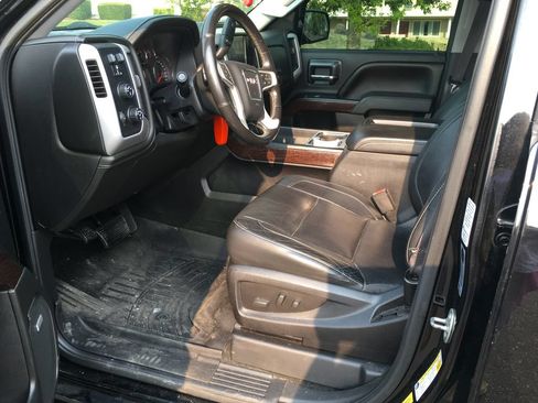 Used 2015 GMC Sierra 1500 SLT w/ SLT Crew Cab Value Package AWD/4WD image 4