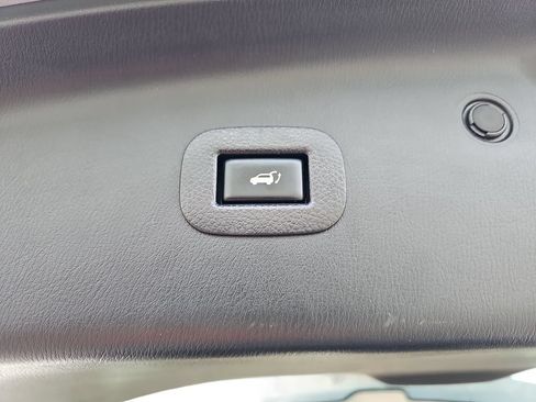 Used 2020 Nissan Armada Platinum w/ Captain's Chairs Package RWD image 34
