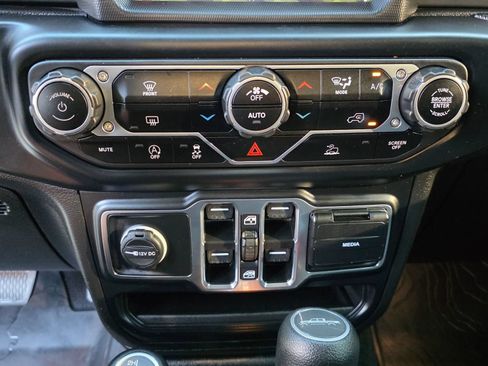 Used 2023 Jeep Gladiator Sport AWD/4WD image 14