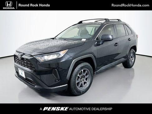 Used 2021 Toyota RAV4 LE FWD image 1