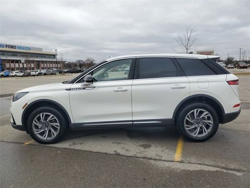 Certified 2023 Lincoln Corsair AWD w/ Equipment Group 101A image 4