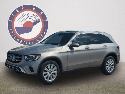 Used 2020 Mercedes-Benz GLC 300 w/ Premium Package image 2