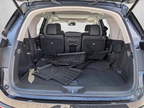 Used 2025 Honda Pilot Touring image 6